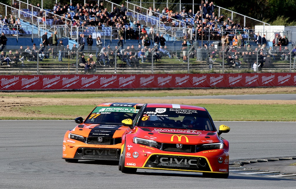 Kasper H. Jensen i Honda Civic FL5
(Foto: Drustrup foto)